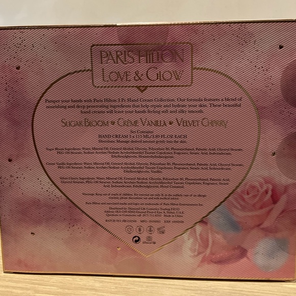 Paris Hilton Love & Glow 3 Piece Hand Crème Collection - Picture 3 of 3